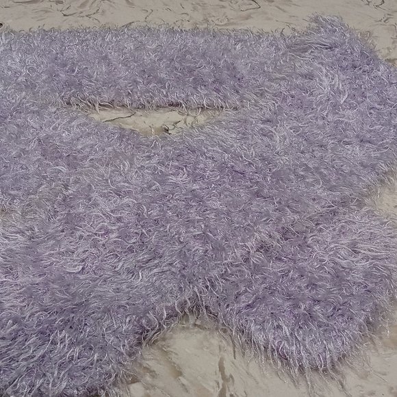 Handmade Knitted Infinity Scarf Light Purple. - Picture 3 of 3